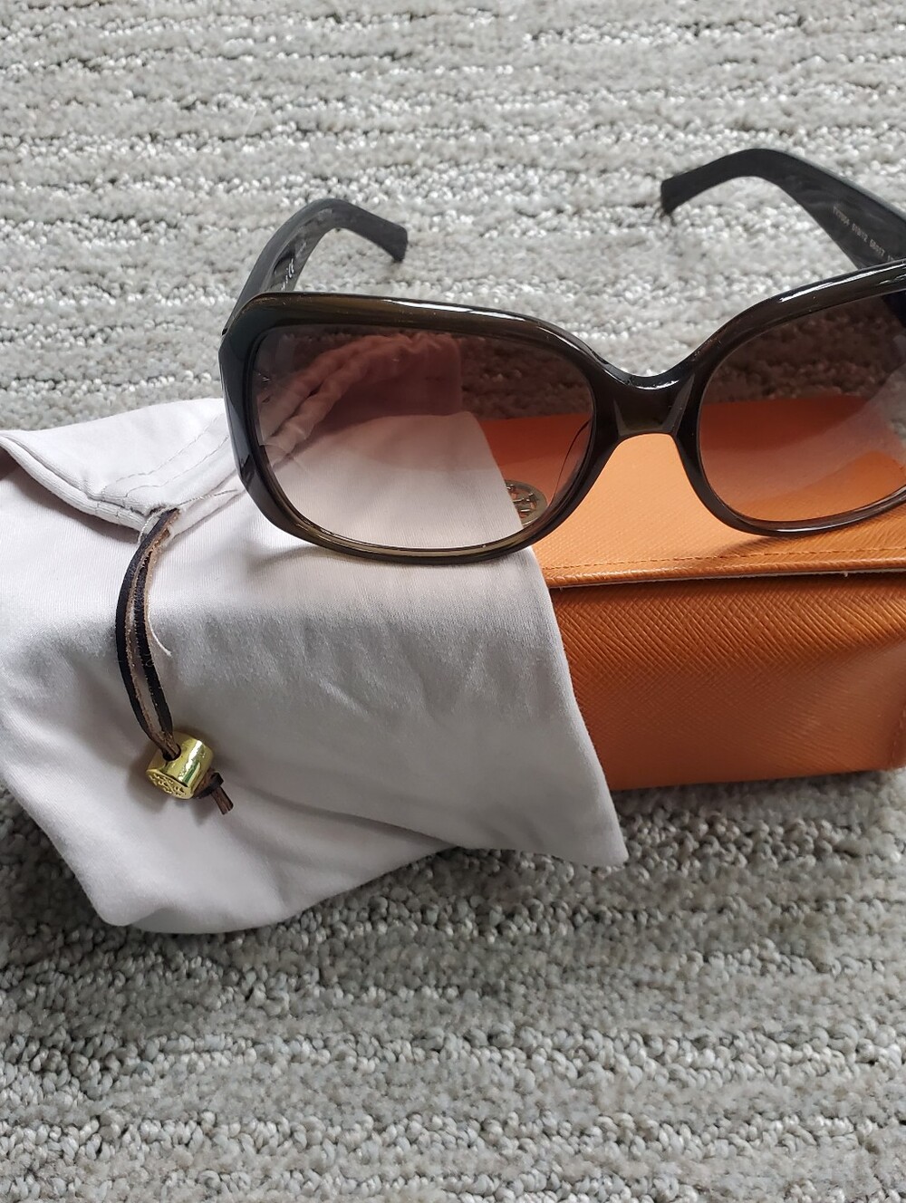 Tory Burch‎ Sunglasses With Case